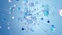 Eine Gruppe glänzender, durchscheinender Kugeln, die durch dünne Linien verbunden sind, strahlt vor einem hellblauen Hintergrund nach außen und erzeugt eine dynamische, abstrakte Darstellung von KI mit Mehrwert innerhalb einer molekularen oder atomaren Struktur. - RUF Beratung - Ihre Contact Center Berater